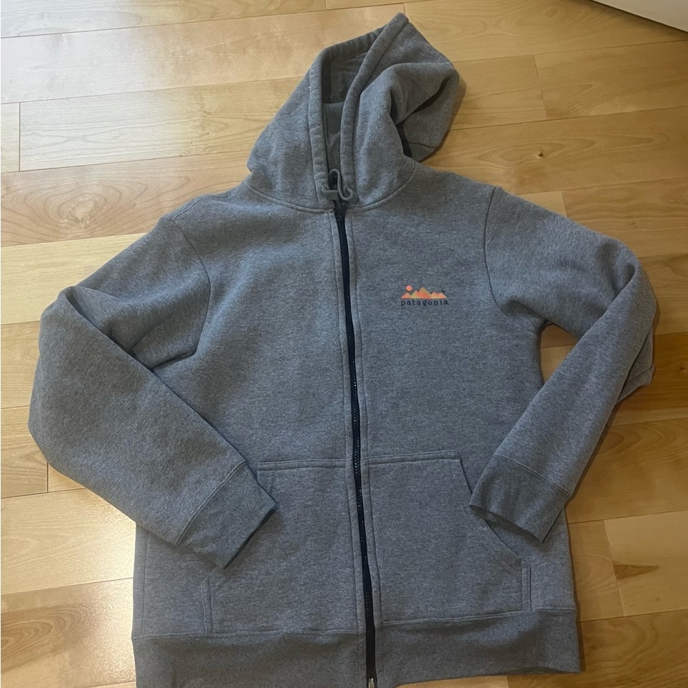 Patagonia Full Zip Hoodie sz xs NWot.